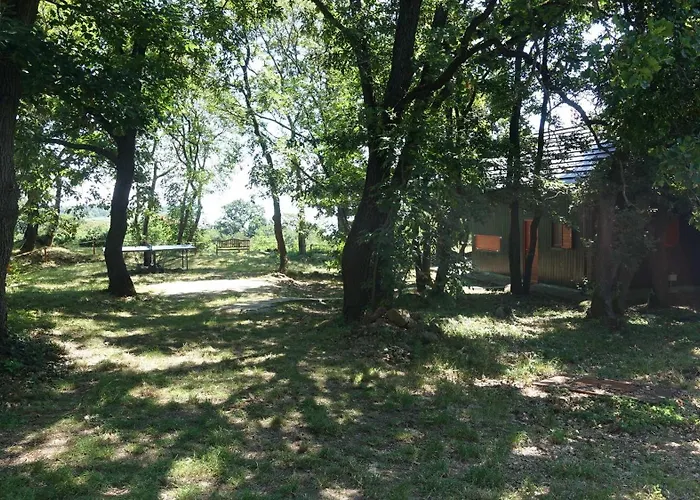 Toelgyes Lak, Palkoeve Hébergement de vacances *